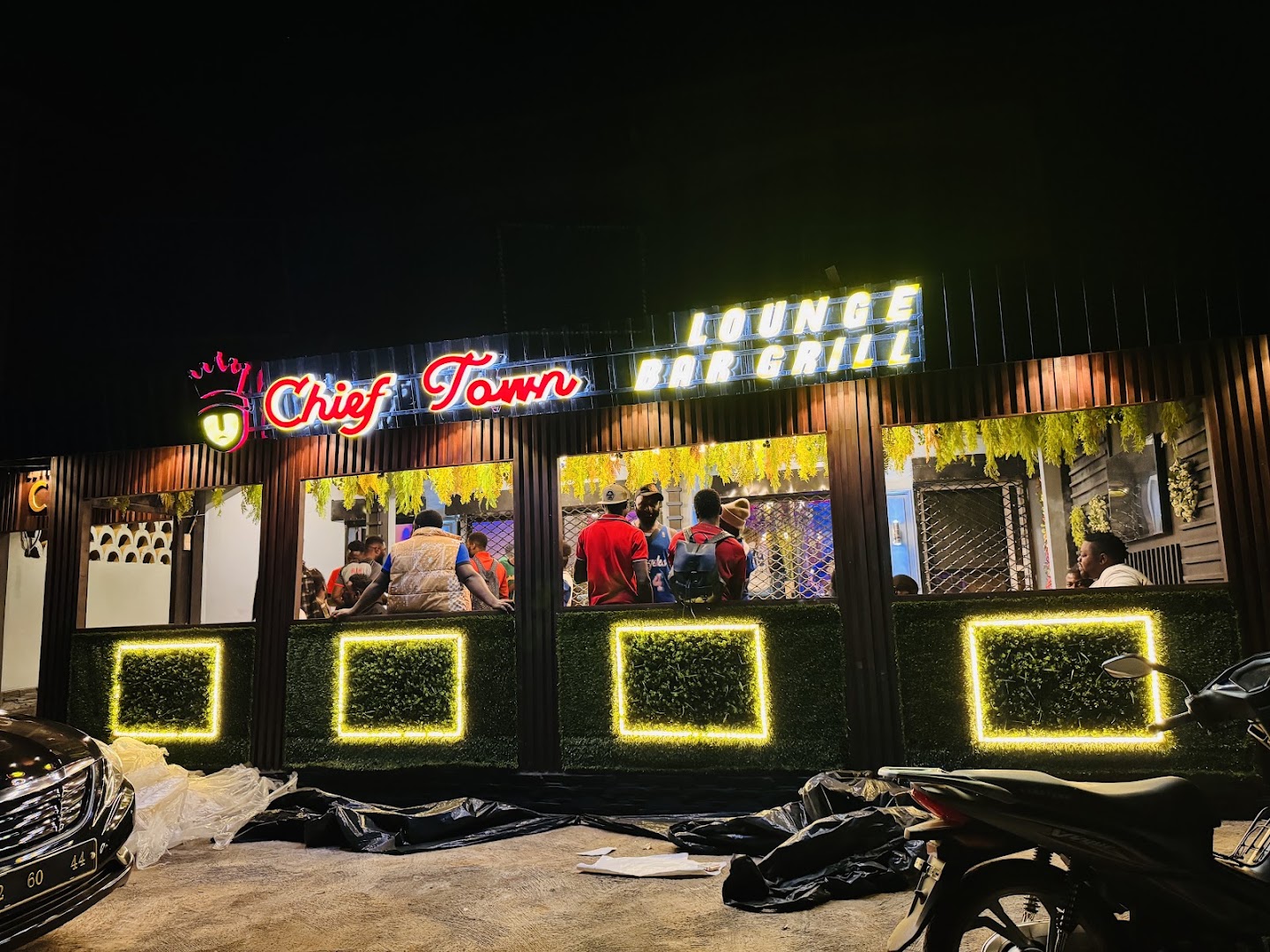 Chief Town Lounge: clear exterior shot of venue