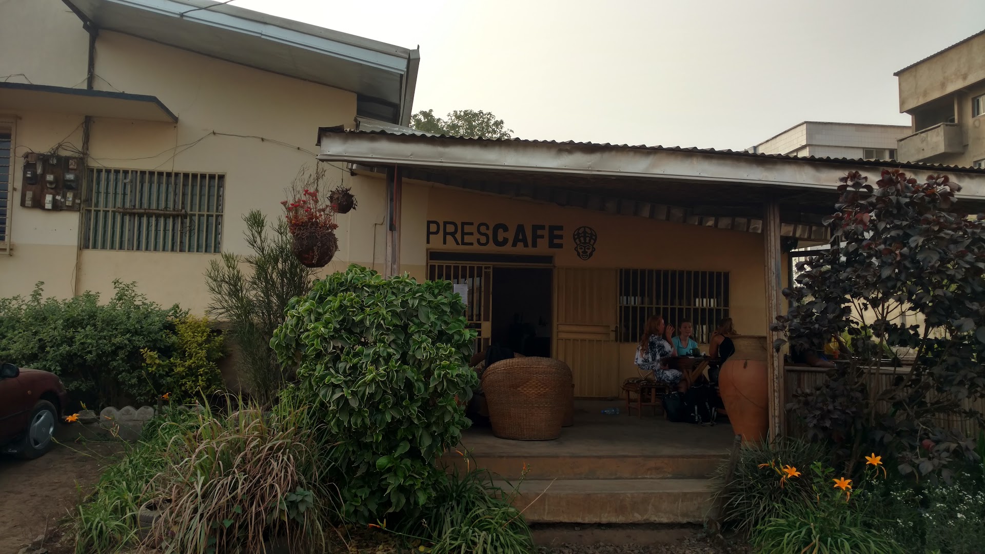 PresCafé: clear exterior shot of venue