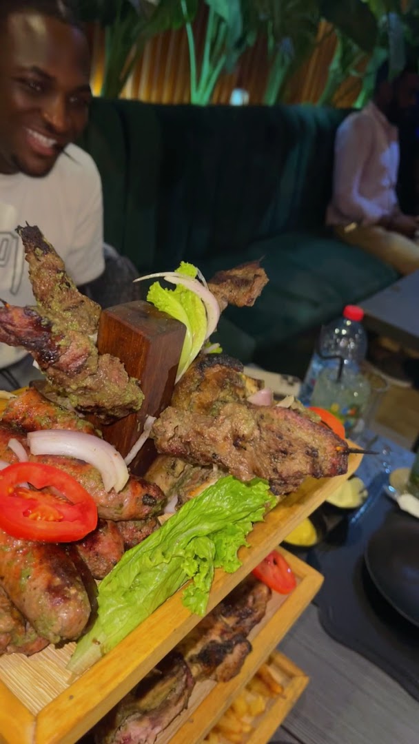 Le Patio 237: appetizing food presentation and atmosphere