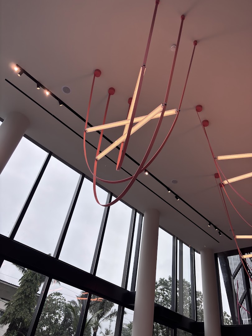 Ora Café: attractive interior design features
