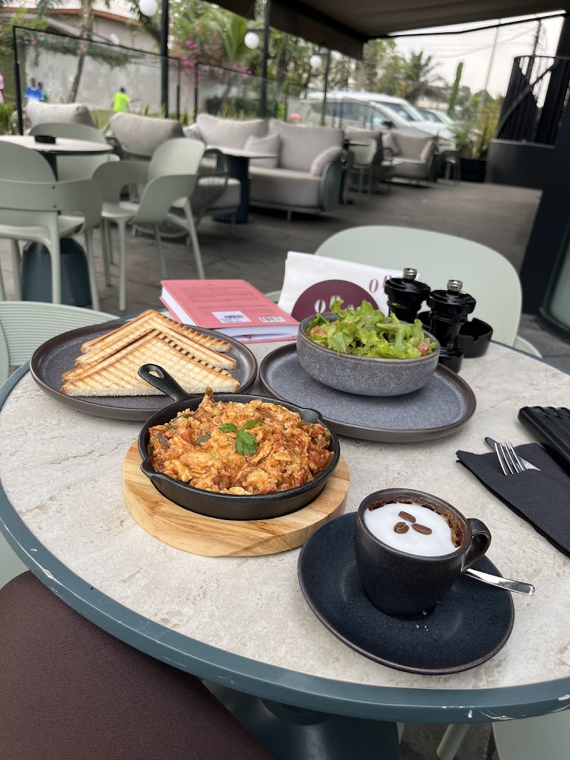 Ora Café: appetizing food and drink presentation