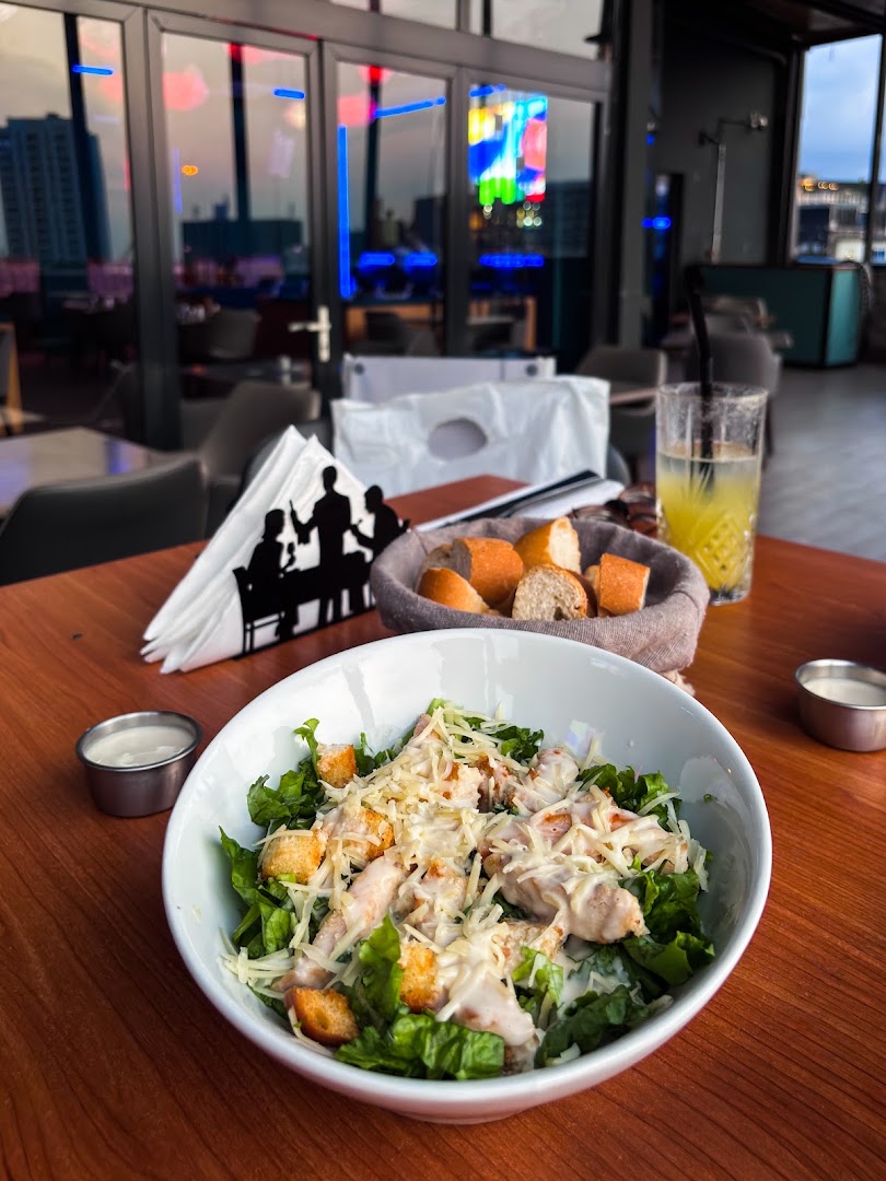 The Sky Lounge Restaurant: appetizing food photo at venue