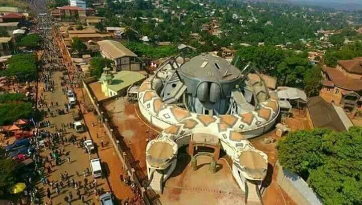 Musée des Rois Bamoun: clear aerial view of museum