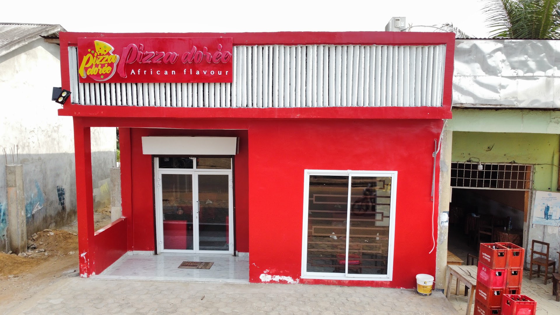 Pizza Dorée: clear exterior shot of restaurant