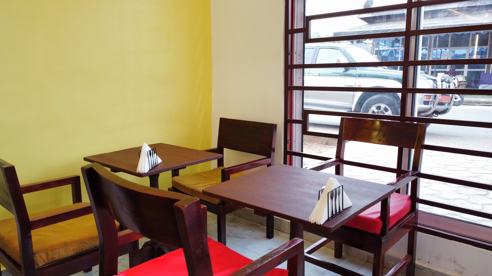 Pizza Dorée: clear photo of restaurant interior