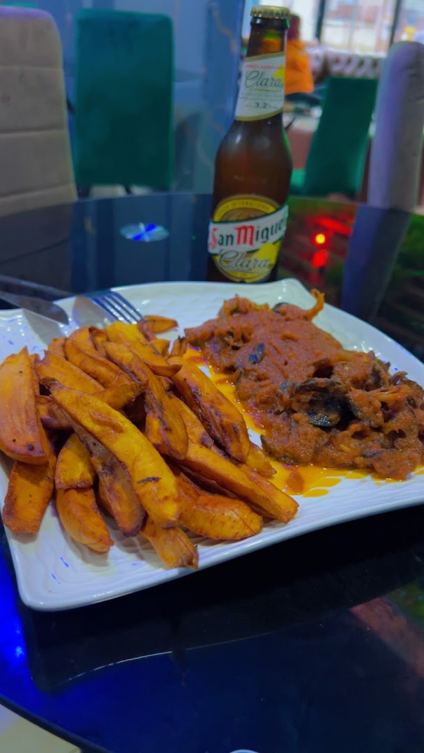 Eclipse Restaurant & Lounge: appetizing food and drink photo