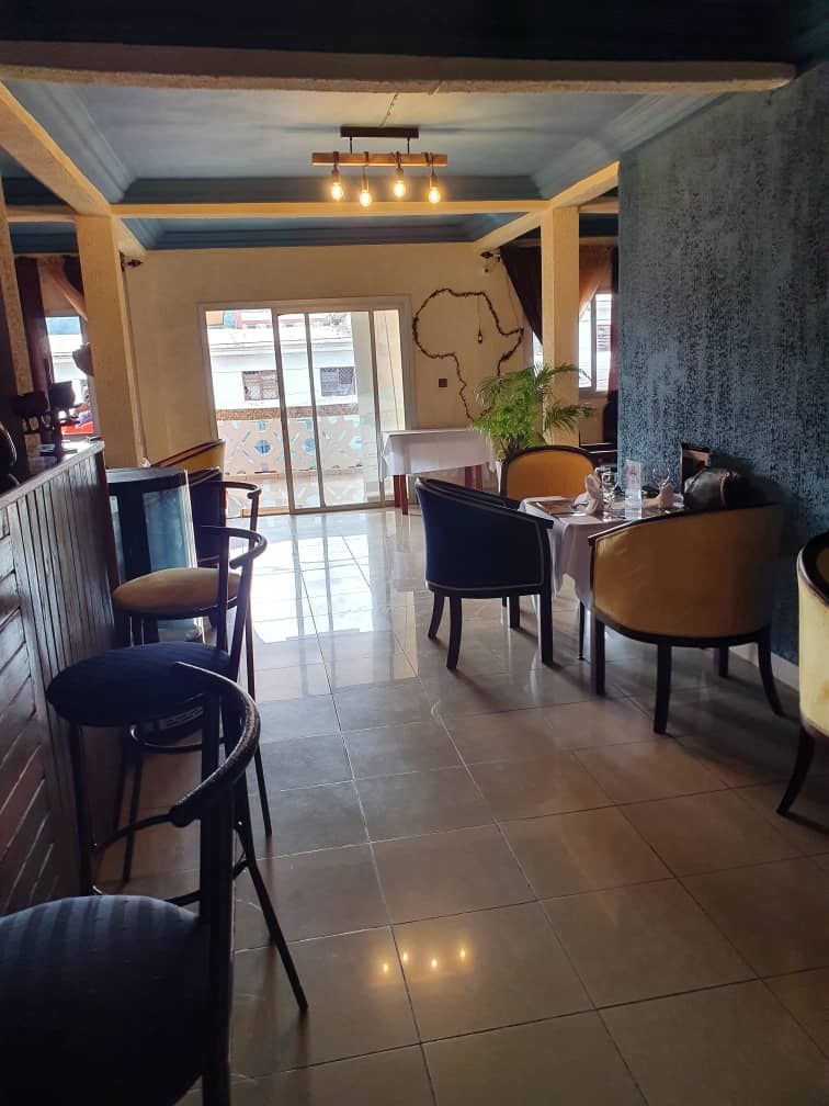 Liengu Mboke Bar & Cuisine: clear view of restaurant interior