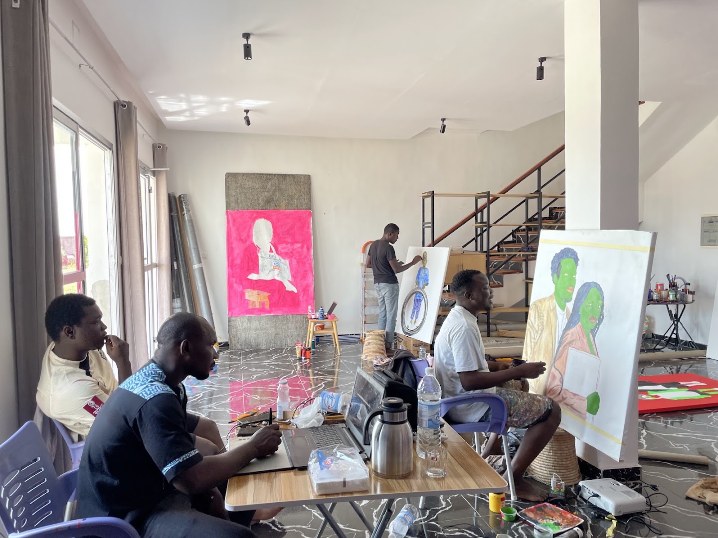 Baidi Loft: artists working in gallery