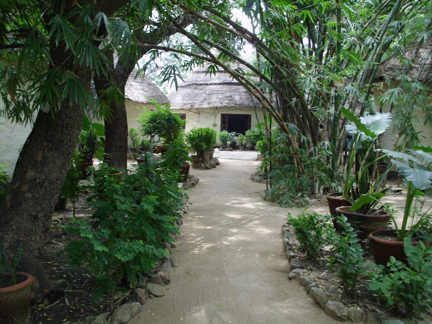Relais Porte Mayo: inviting and well-composed venue exterior