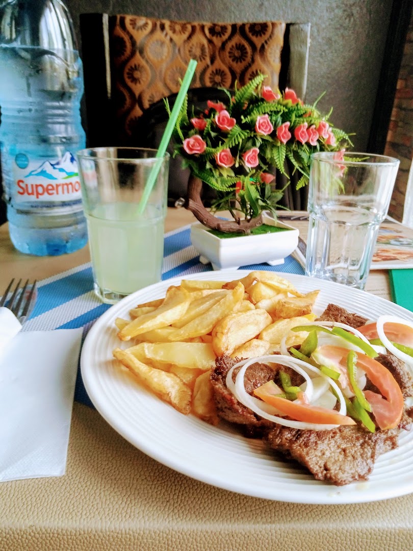 Restaurant Makkah: appetizing food presentation