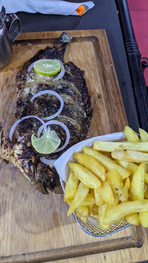 Le Frenchie: appetizing food presentation