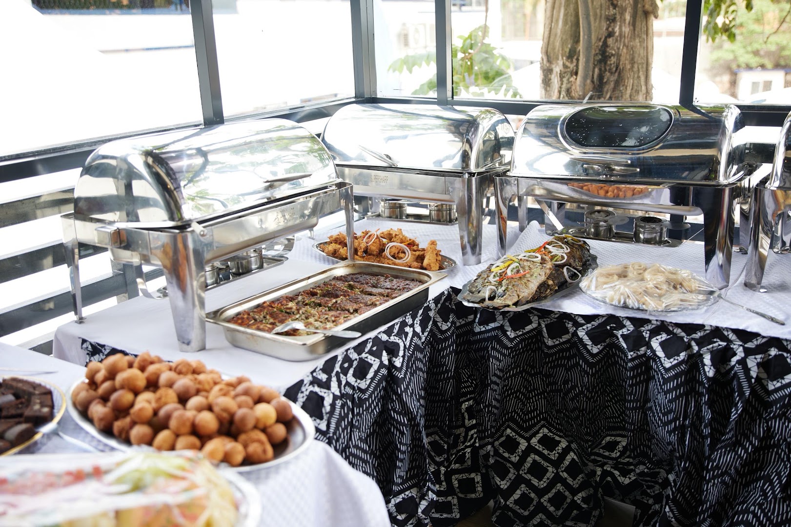 The Canteen's Lounge: appetizing buffet display of food