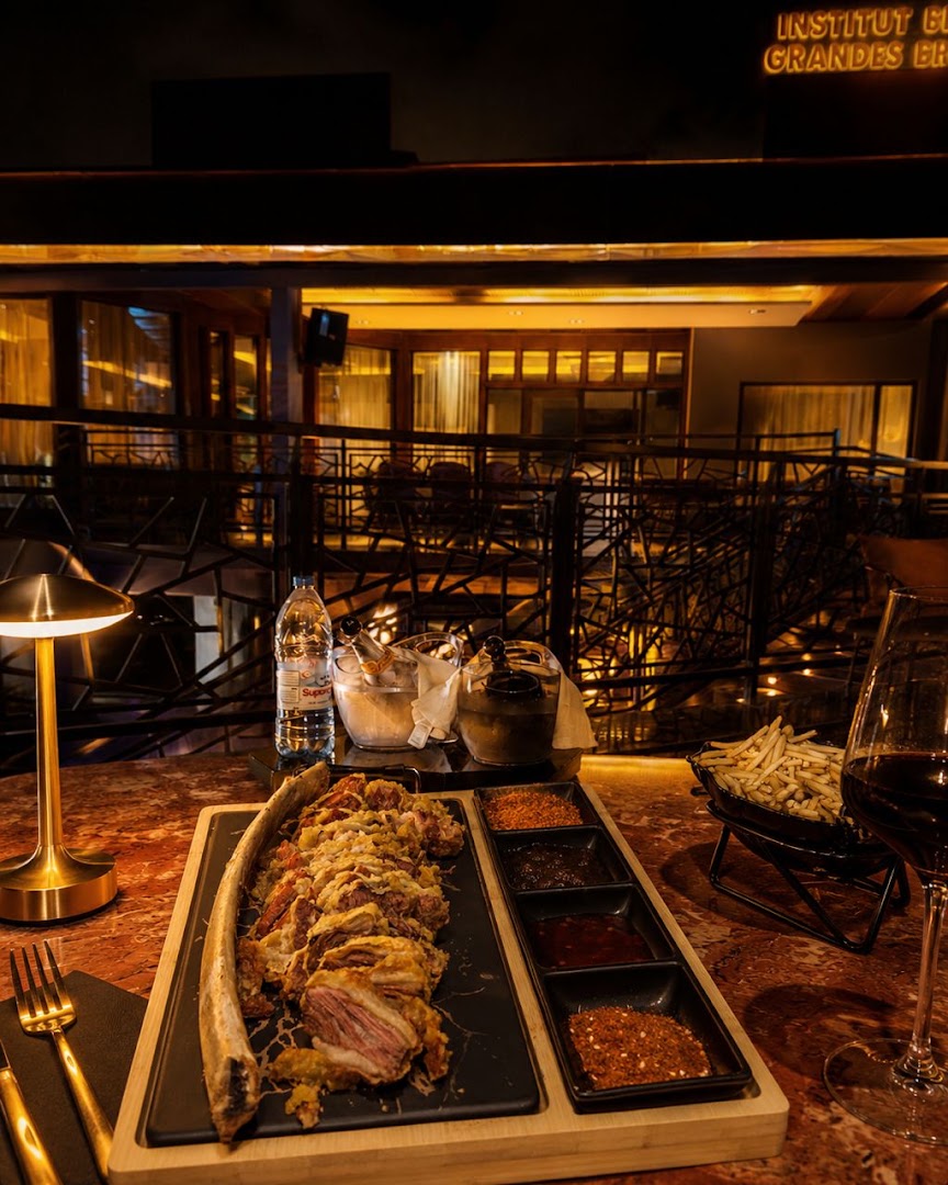 The Fifty Five Steakhouse: appetizing food and atmospheric setting