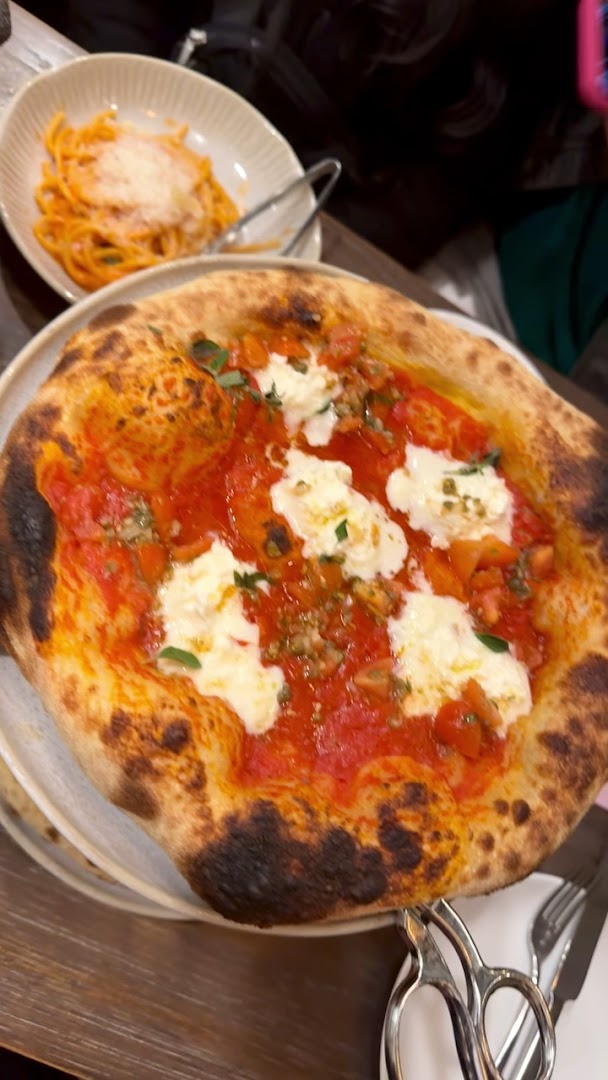 Pizzeria Sophia: appetizing, high-quality food photography
