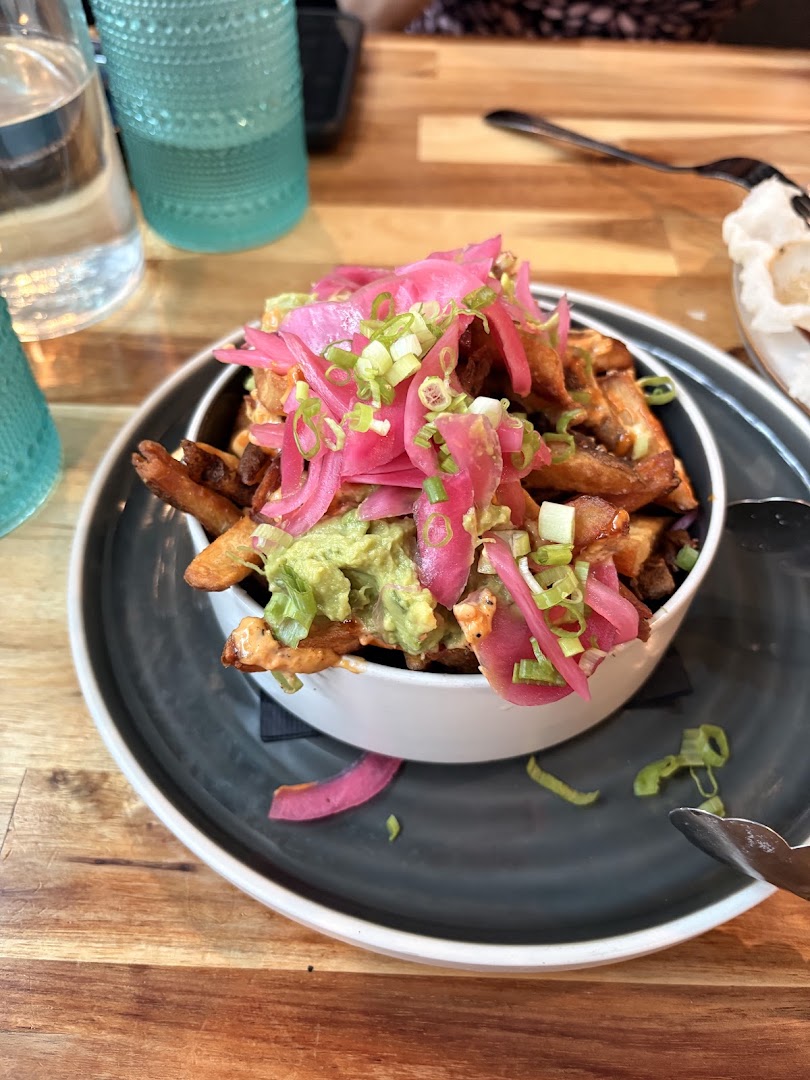 Aloha Modern Kitchen: appetizing, high-quality food photo
