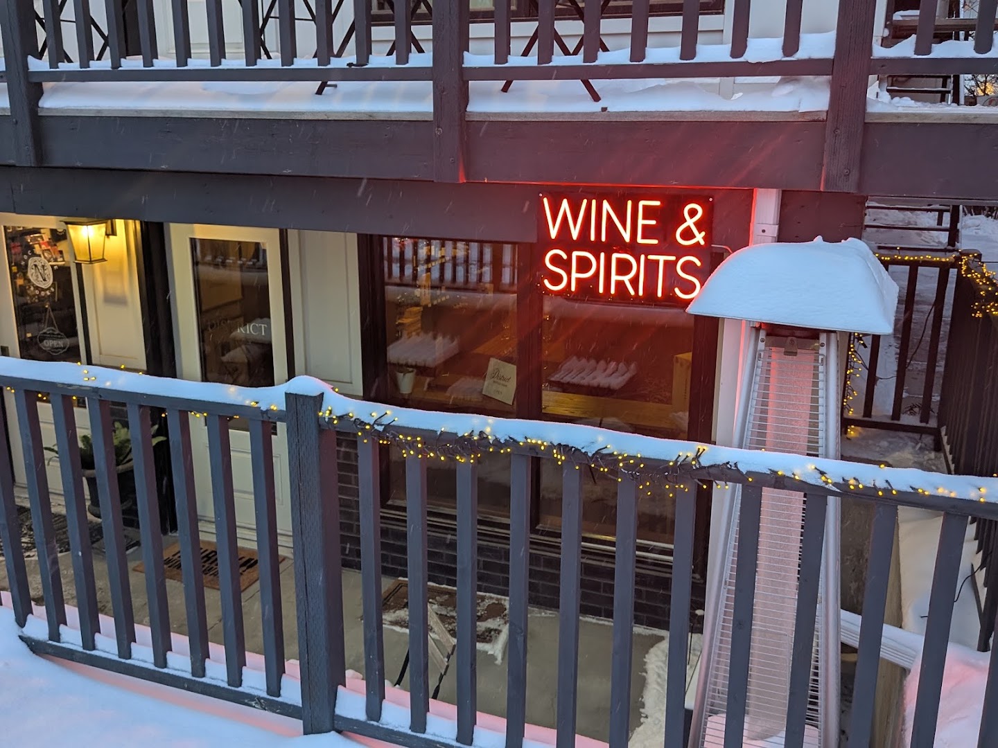 District Bottle Shop: clear, inviting storefront photo