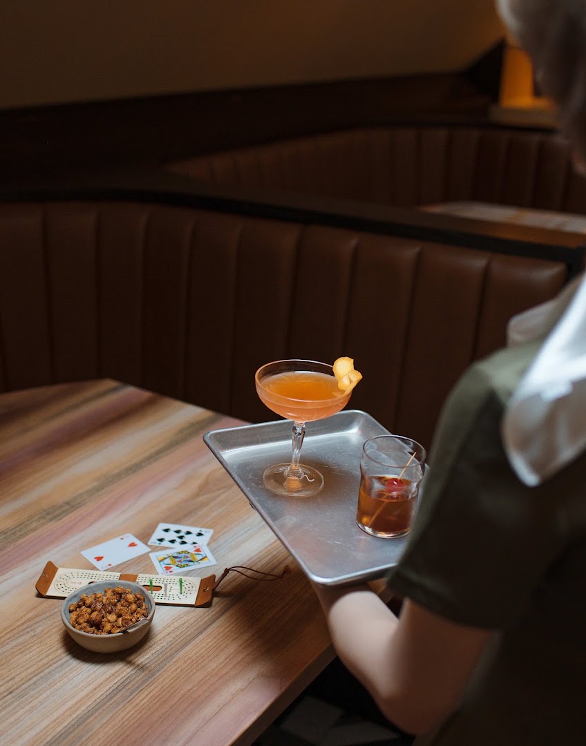 Felina's: professional and atmospheric bar shot