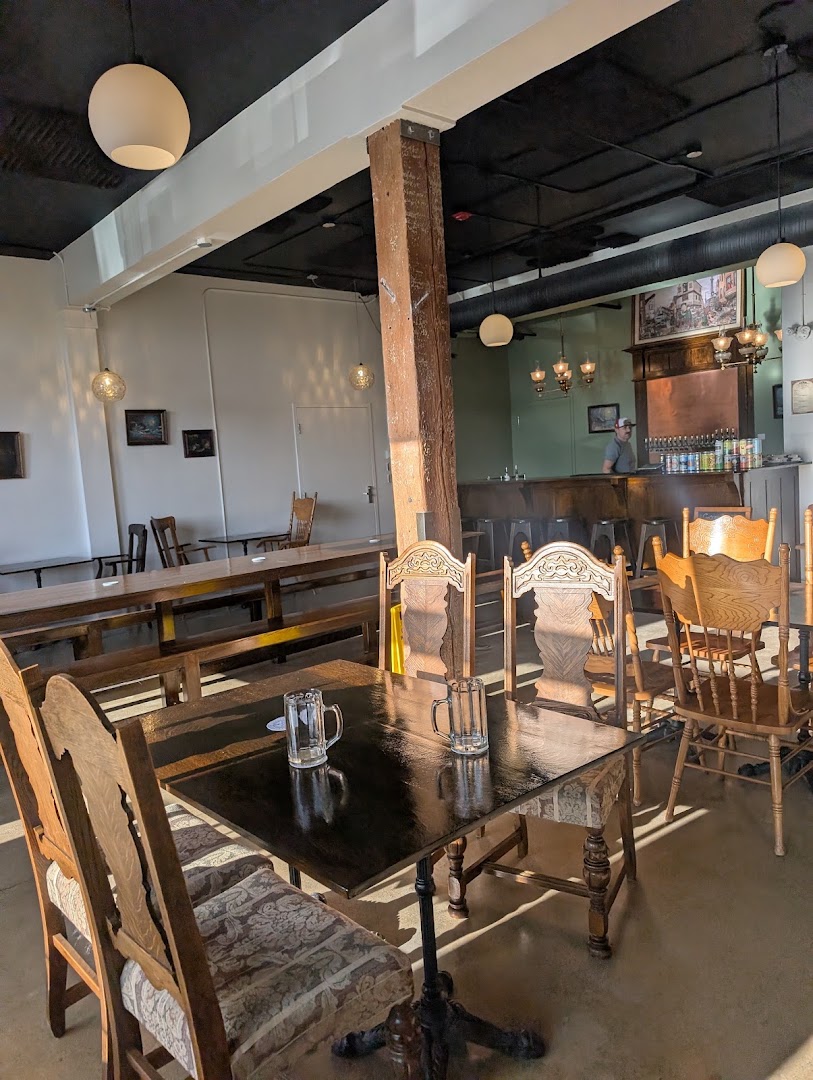 Good Cheer Brewing: clear view of restaurant interior