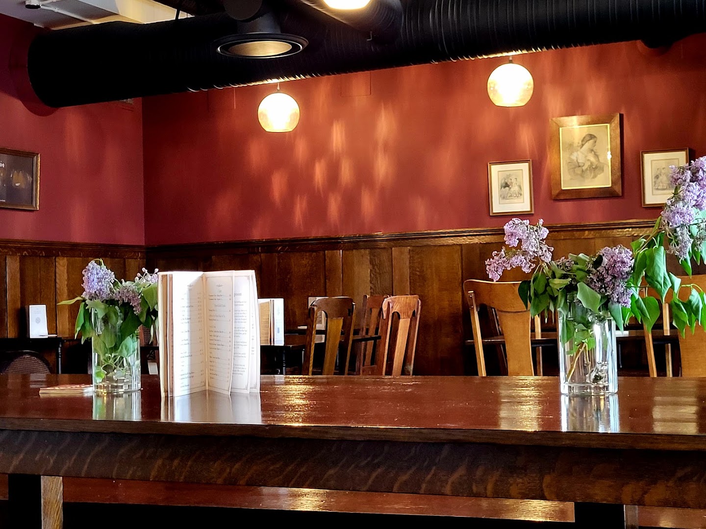 Good Cheer Brewing: inviting and professional interior shot