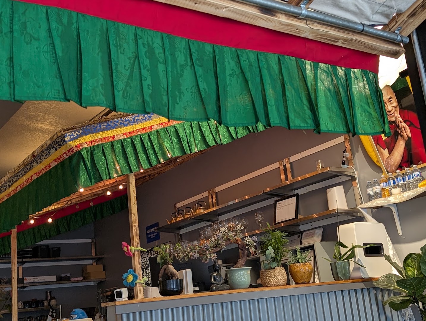 Roaming Yak: restaurant interior and atmosphere