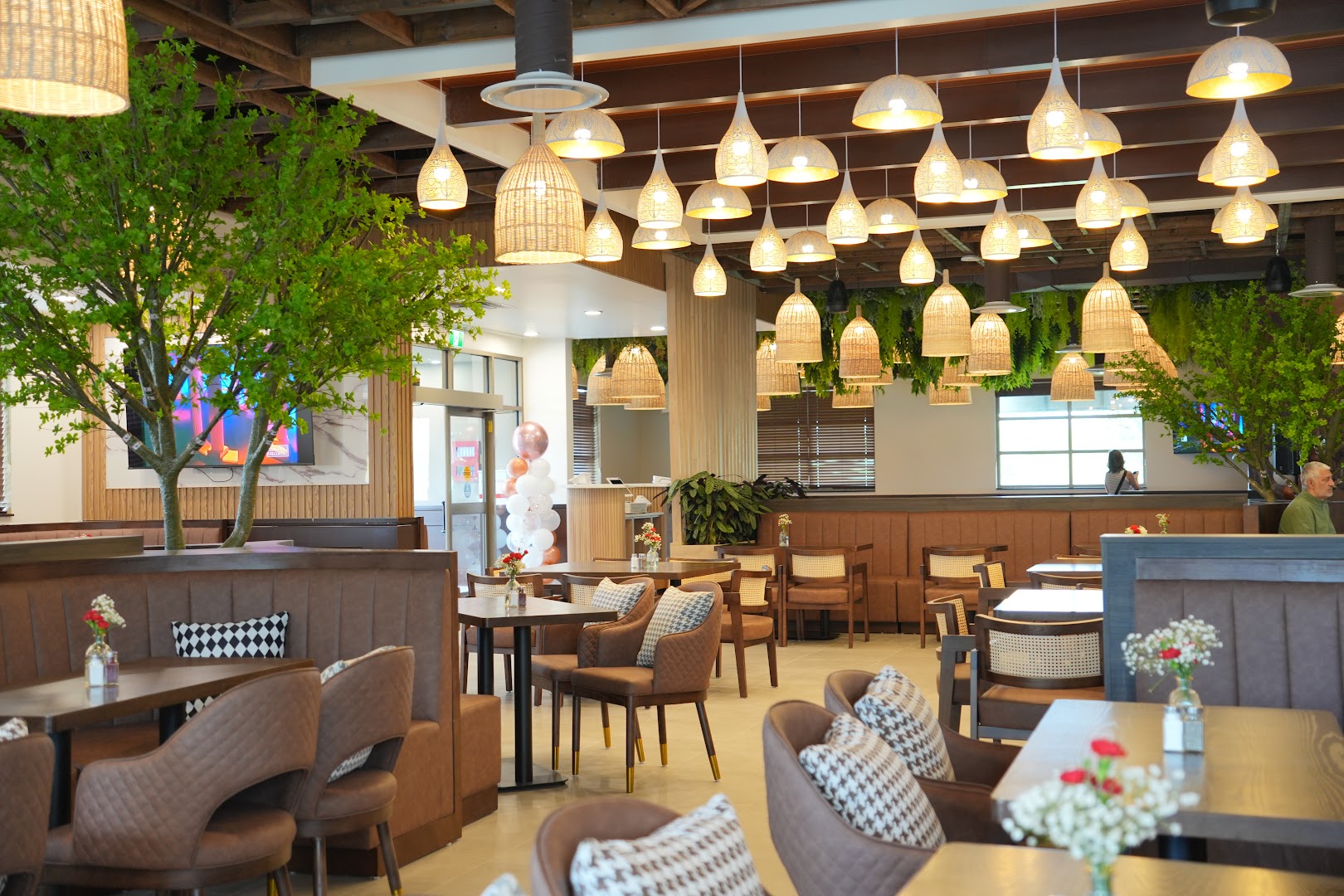 Ariana Kitchen: high quality interior restaurant shot