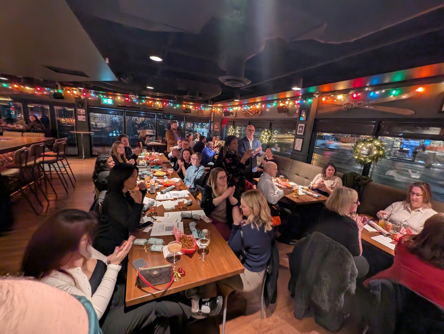 Frank's Community Pub: lively pub atmosphere