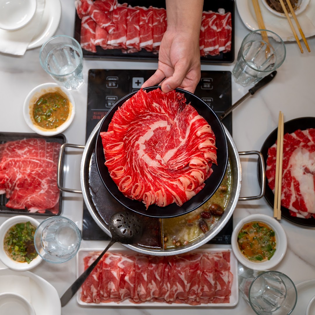 Happy Lamb Hot Pot: appetizing high-quality food photography