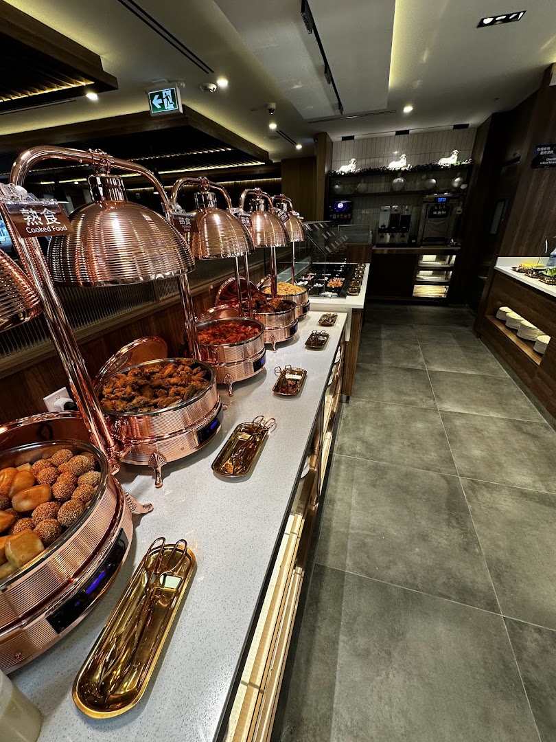 Happy Lamb Hot Pot: clean, professional shot of buffet