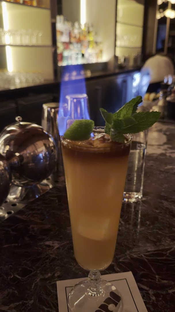 MIMI: high quality, appealing cocktail photo