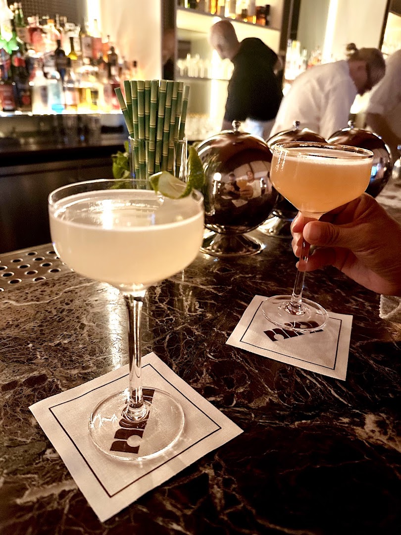MIMI: high quality, atmospheric bar shot