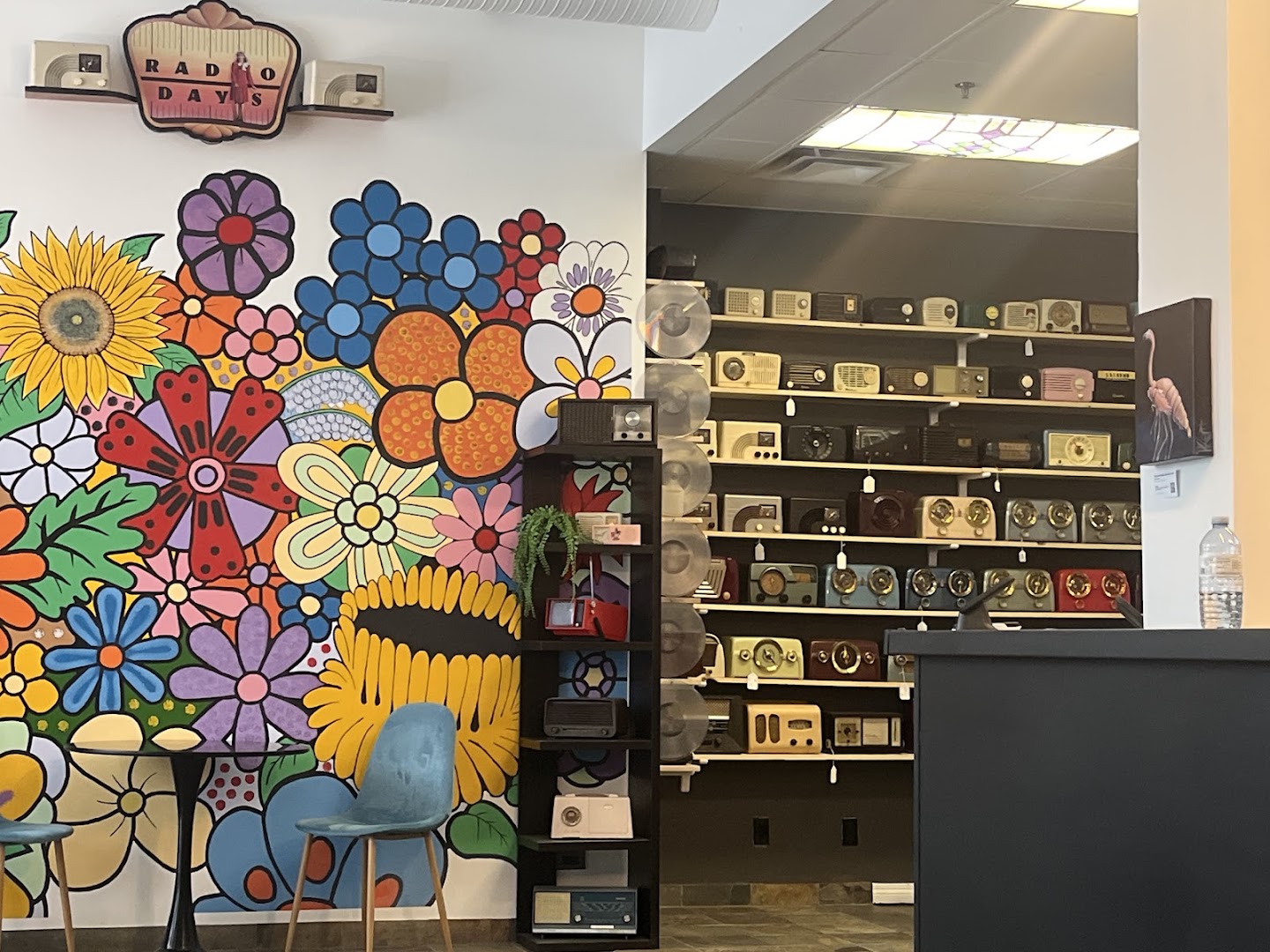 Off the Record Cafe: unique and vibrant interior