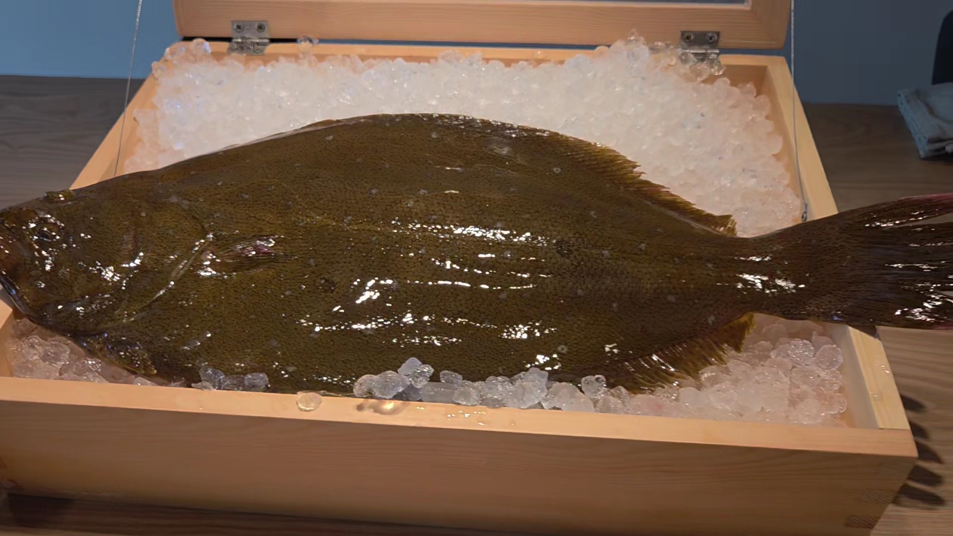 Sushi Bar Goshen: high quality fresh fish display