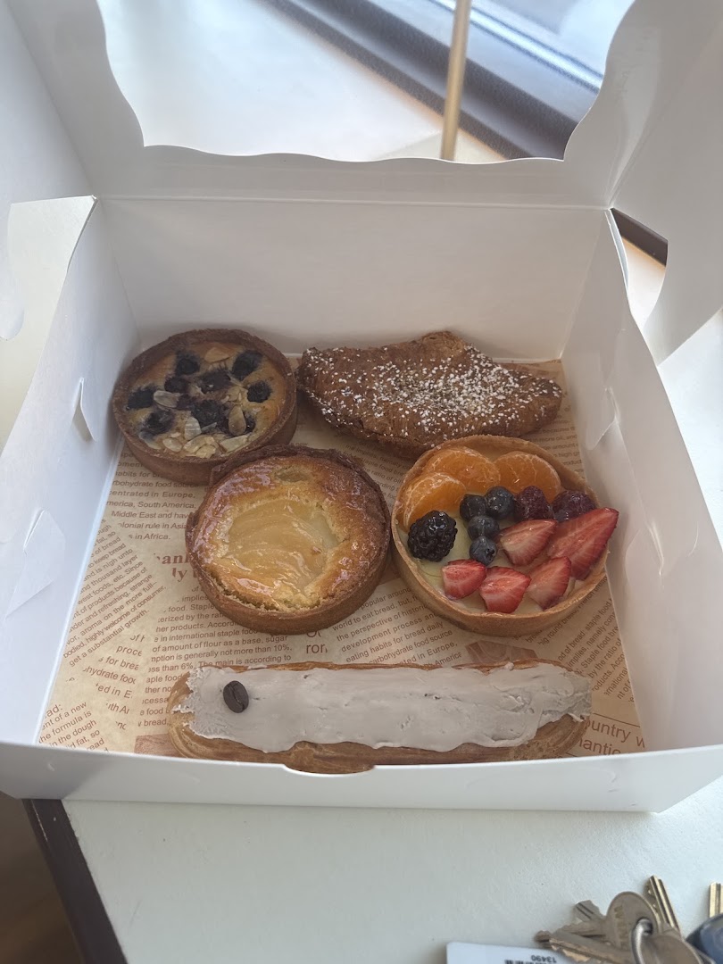 Angélique French Café: appetizing photo of cafe pastries