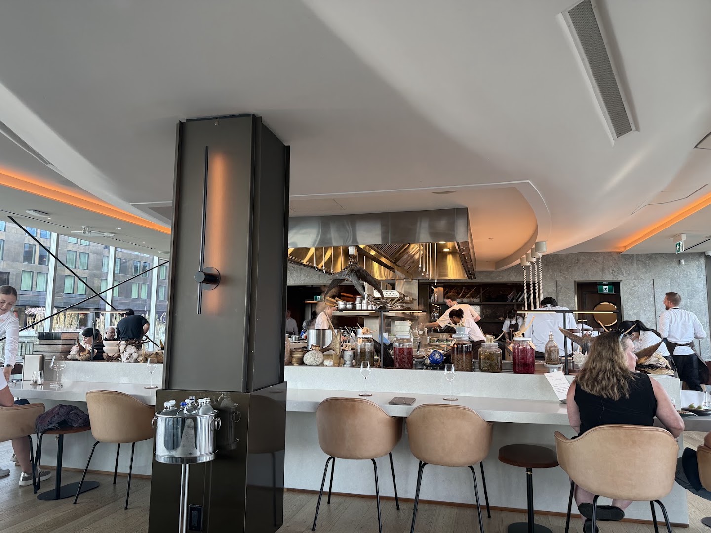 Mystic: high quality interior restaurant shot