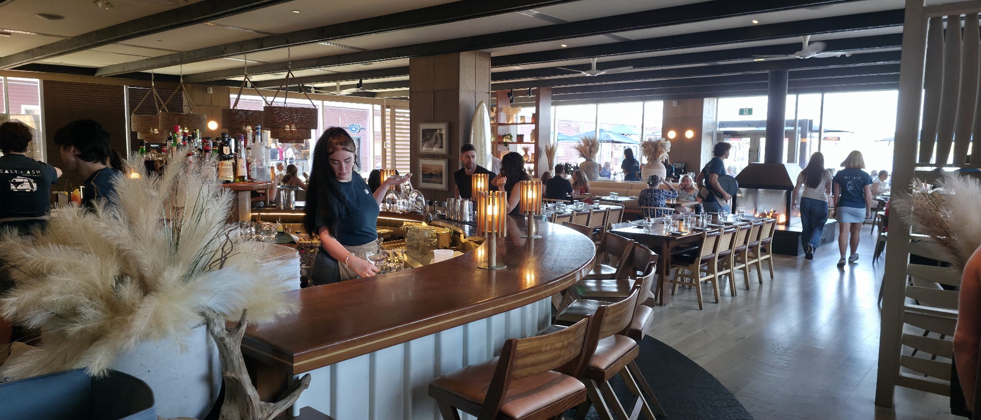 Salt + Ash Beach House: inviting restaurant atmosphere
