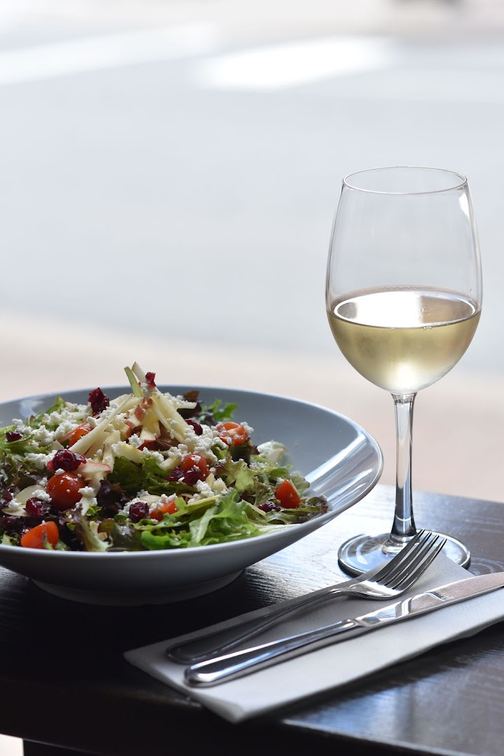 Stardust Bar + Kitchen: high quality food and drink