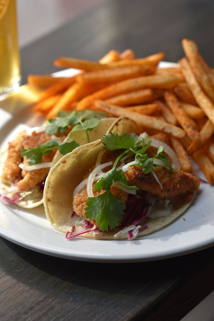 Stardust Bar + Kitchen: appetizing, high-quality food photography