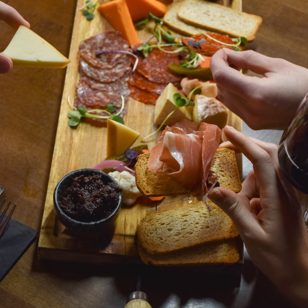The Maligne Range: appetizing food photo with atmosphere
