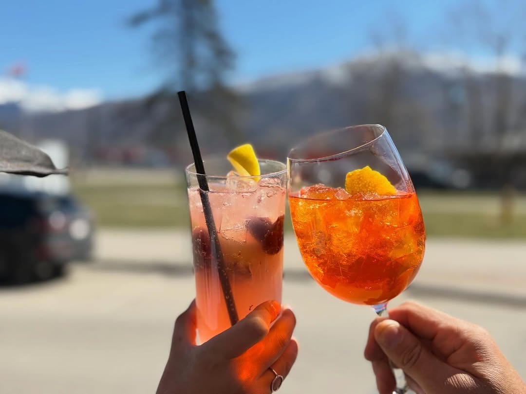 The Raven Bistro: appealing photo of restaurant drinks