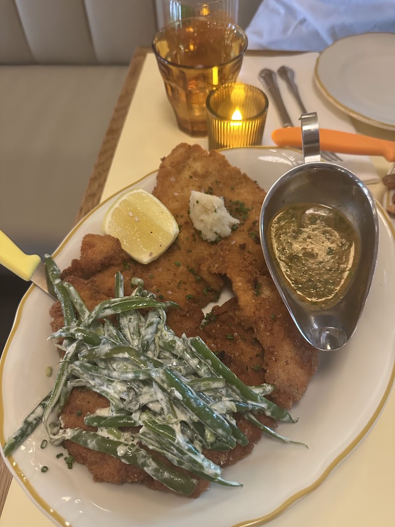 Arthurs Dinette: appetizing, high-quality food photo