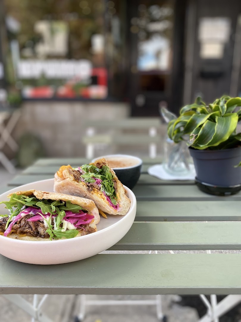 BRUME.CANTINE: appetizing food photo, well composed