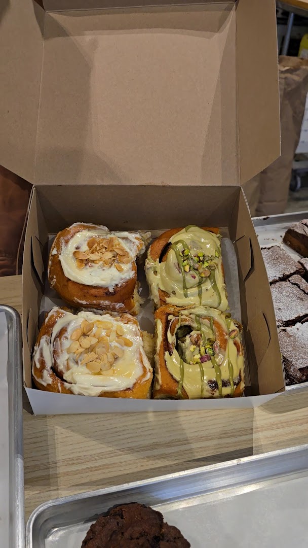 Daddy Roll: appetizing photo of fresh rolls