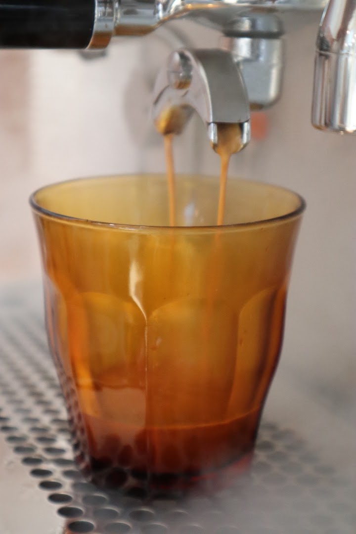 Maison Aïdo: high quality espresso extraction shot