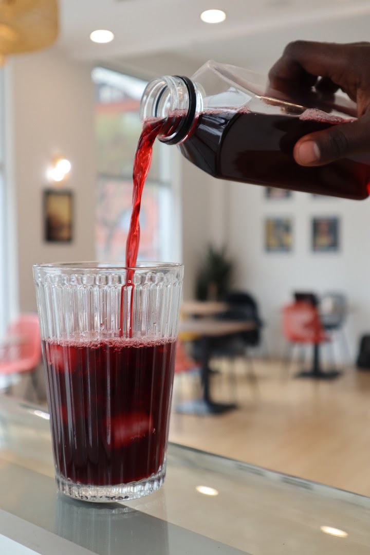 Maison Aïdo: appetizing, high-quality drink pour shot