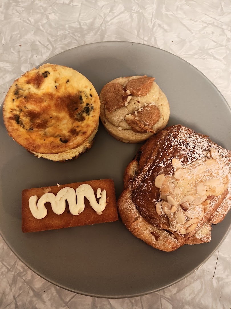 Maison Aïdo: appetizing photo of breakfast items