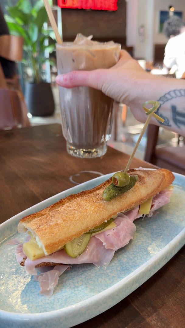 Maison Baultberri: appetizing food and drink photo