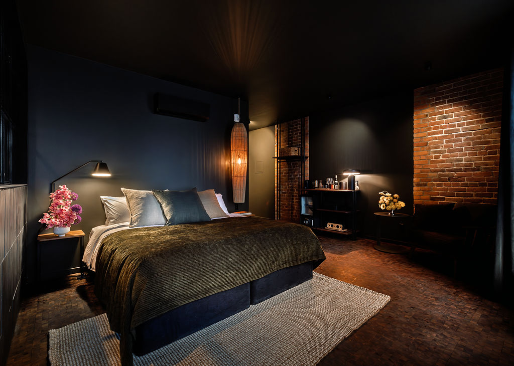Maison Grinder: professional, high-quality hotel room photo