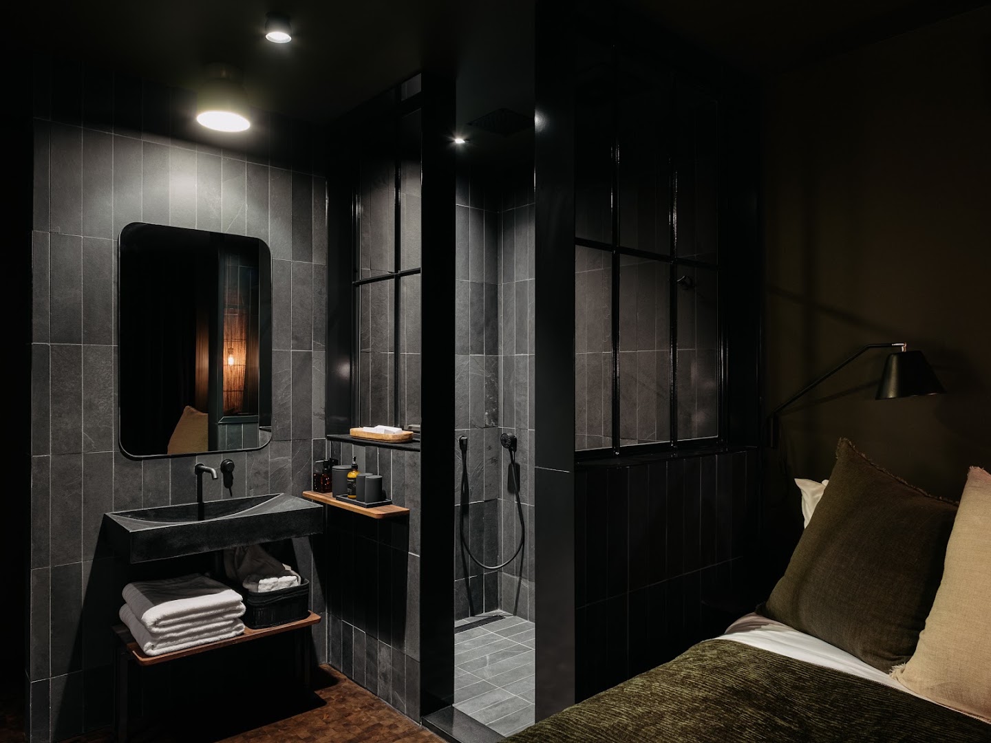 Maison Grinder: professional, high-quality hotel room photo