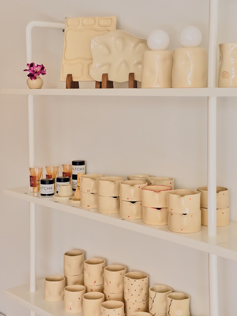 MONOKIINI: clear, professional product display photo