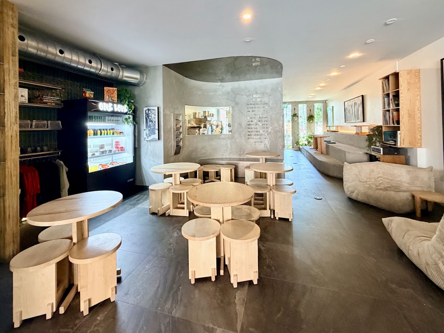 Pas de probleme cafe: clear, inviting interior atmosphere